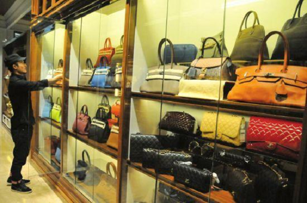 普通人也可以操作的二手奢侈品项目有人靠这个年赚几百万